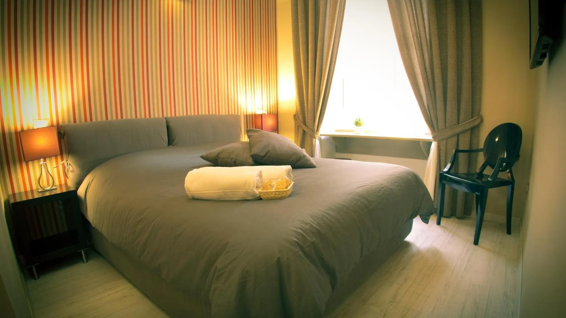 ***  I Visconti Bed & Breakfast Naples Italy